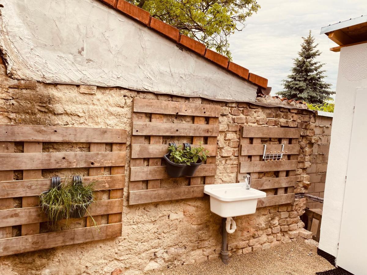 Chatky Daniel-Mikulov, A Private Campsite Just For You Exterior foto