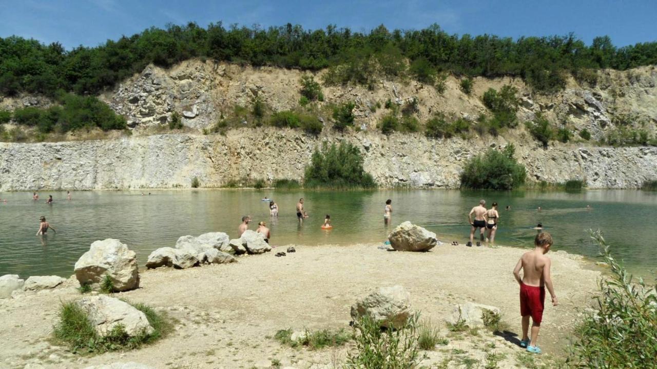 Chatky Daniel-Mikulov, A Private Campsite Just For You Exterior foto
