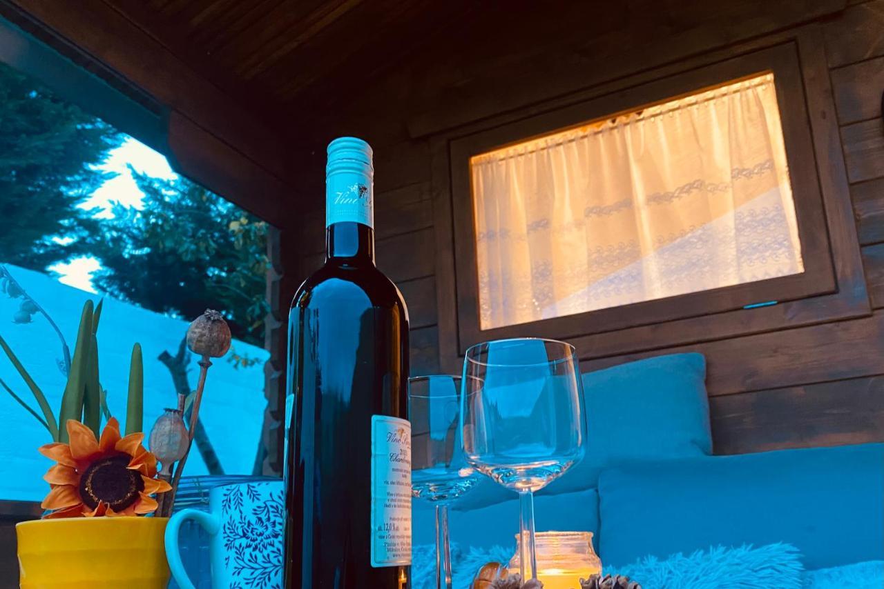 Chatky Daniel-Mikulov, A Private Campsite Just For You Exterior foto